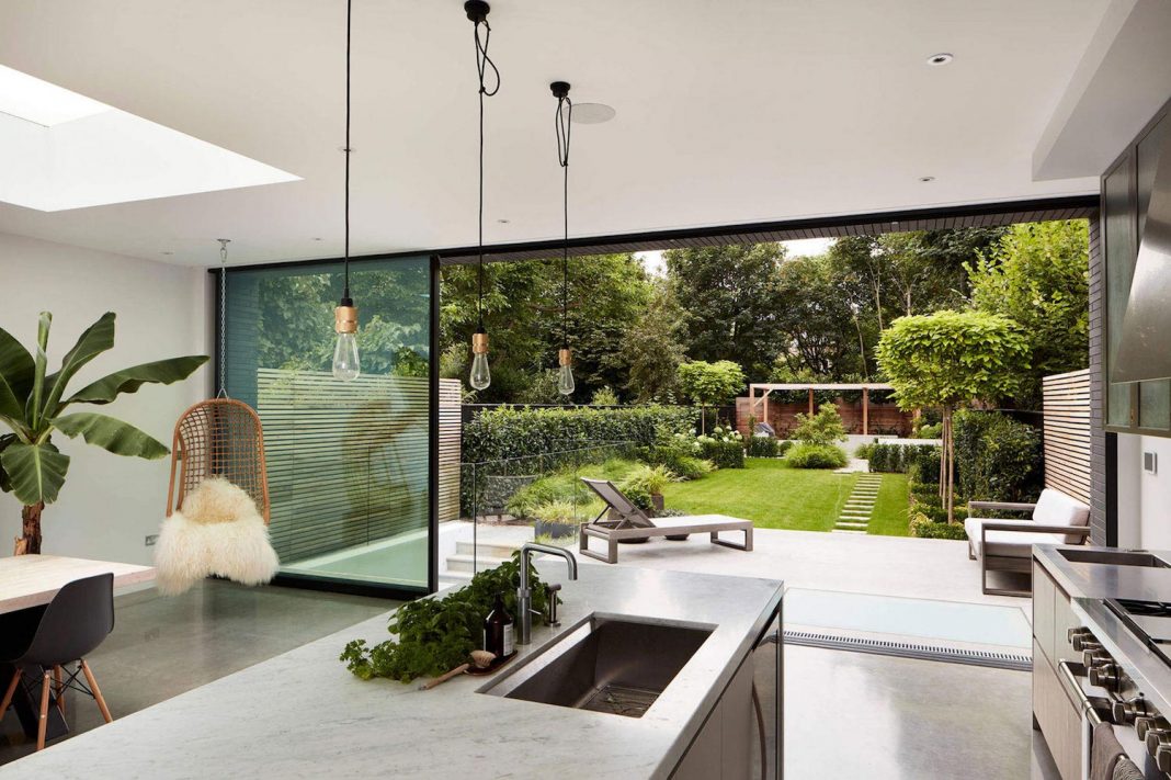 Extension sliding doors