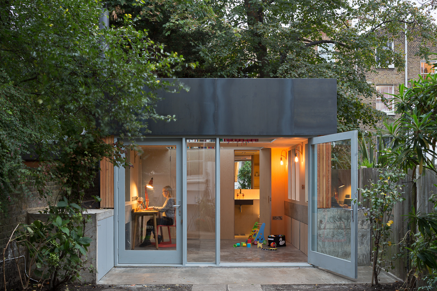 </p> <p>Find your ideal home design pro on designfor-me.com - get matched and see who's interested in your home project. Click image to see more inspiration from our design pros</p> <p>Design by Paul, architect from Lambeth, London</p> <p>#architecture #homedesign #modernhomes #homeinspiration #glazing #architecturalglazing #naturallight #homeoffice #gardenroom </p> <p>